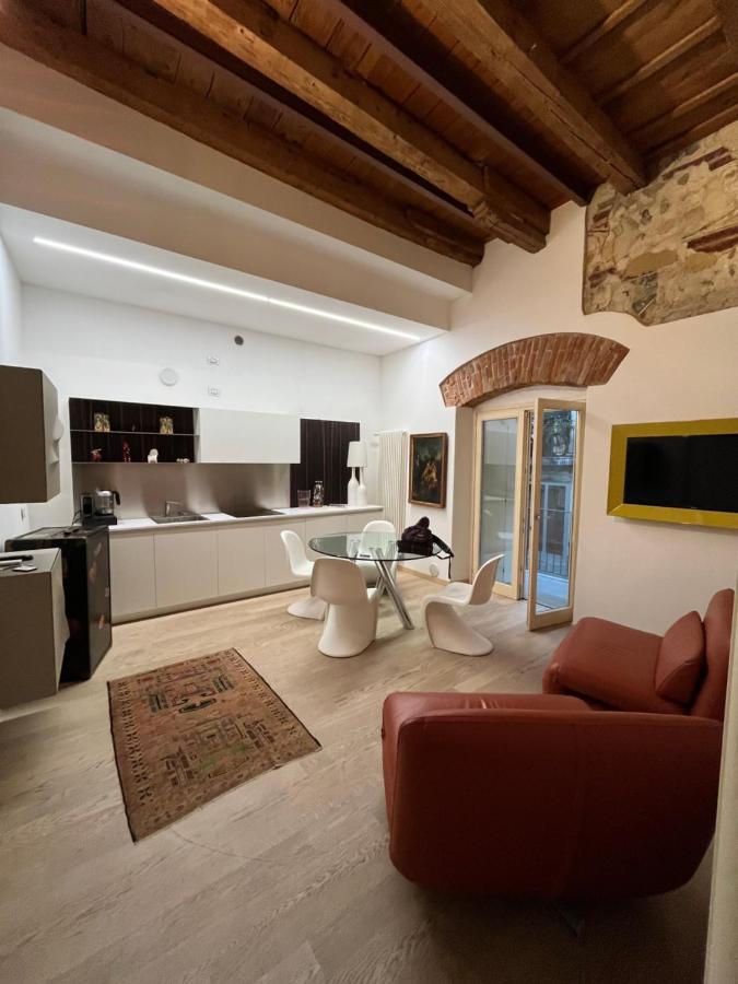 Juliet'S Neighbours- Luxury Apartment Vérone Extérieur photo